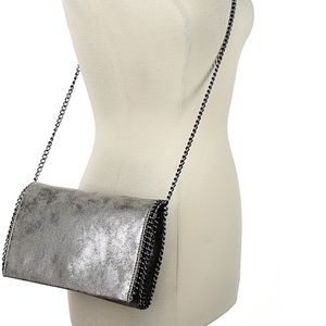 Silver metallic vegan crossbody bag.